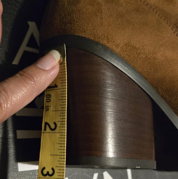 Naturalizer Ella Brown Bootie, Size 8.5 - Picture 7 of 8